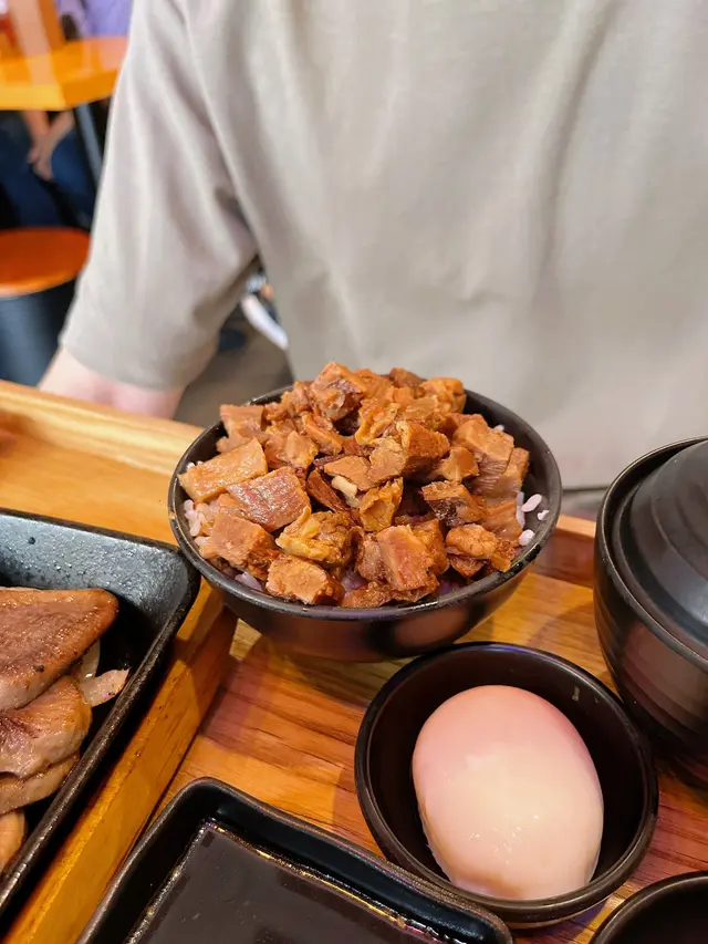 必點牛舌筋飯必點！燜煮後非常軟腍