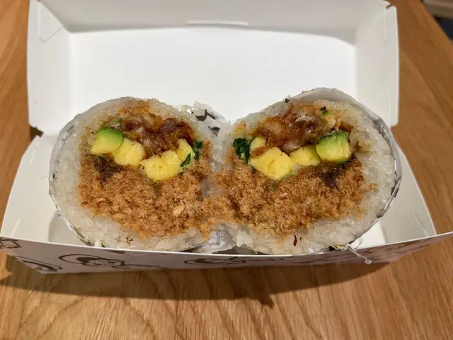 牛油果鰻魚玉子粢飯