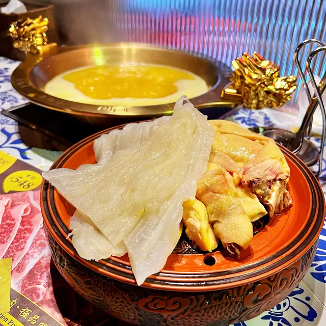 玲瓏浮凸·花膠雞湯鍋