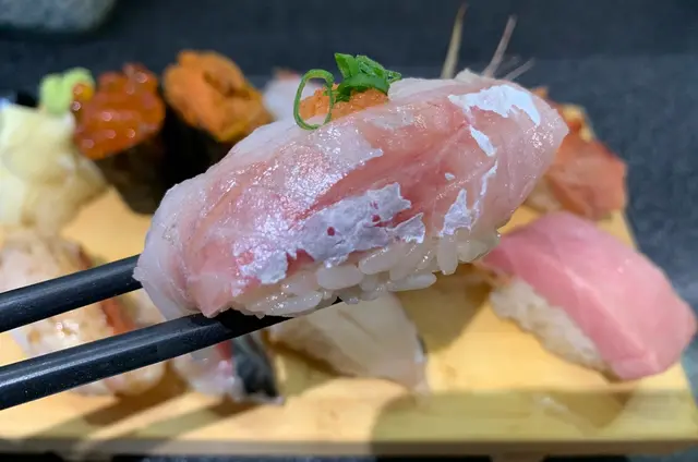 彷彿魚肉質紅潤柔嫩