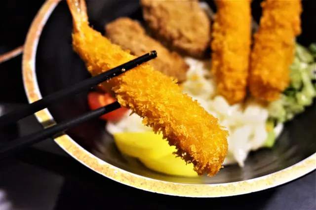 吉列海鮮冷烏冬拌柚子汁 