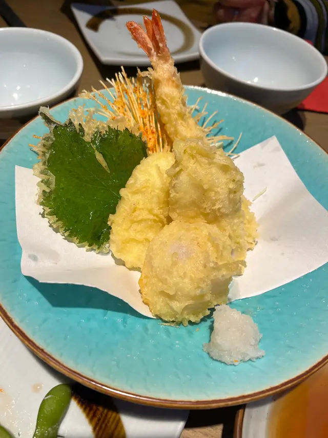 蝦、帶子、墨魚、金菇、紫蘇葉