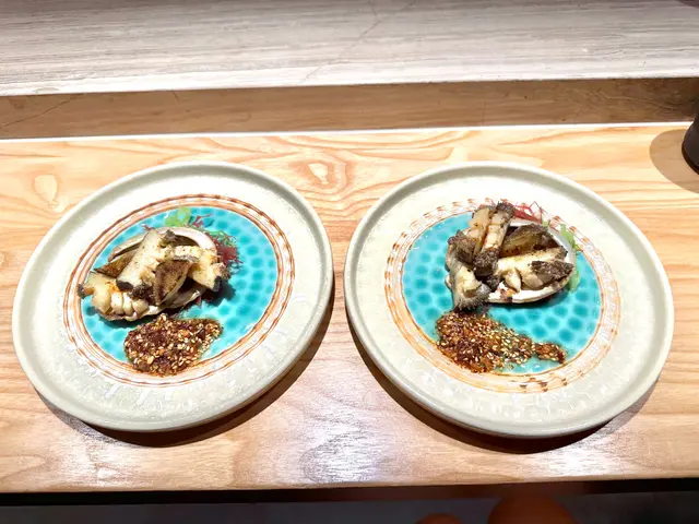 南非活鮑魚配日式XO脆脆醬