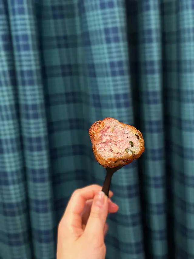 手打豬肉丸配法國芥末籽