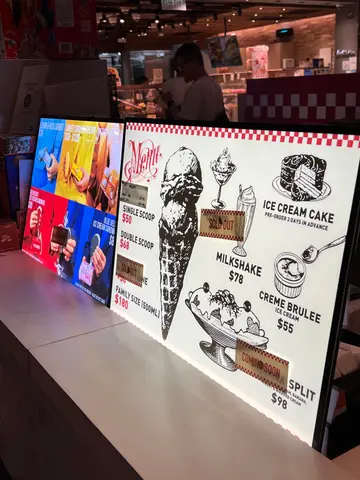 TEEMTONEFai 真的好强!!
能把「非雪糕食物」做成雪糕口味 这根本就是一个接近不可能的仼务
大家都习惯原有的食物味道 一旦存在出入或 味道与雪糕本质很分离
就会被冠上「好假」、「化学🧪味」、「恶」
可是 TEEMTONEFai 店内的非一般口味的雪糕🍦都融合得异常融洽
到底他们花了多少时间心机去研究出来的(微感动+满满的快乐
感谢他们没有放弃 让我们才能吃到好吃又有趣的雪糕🍦💗