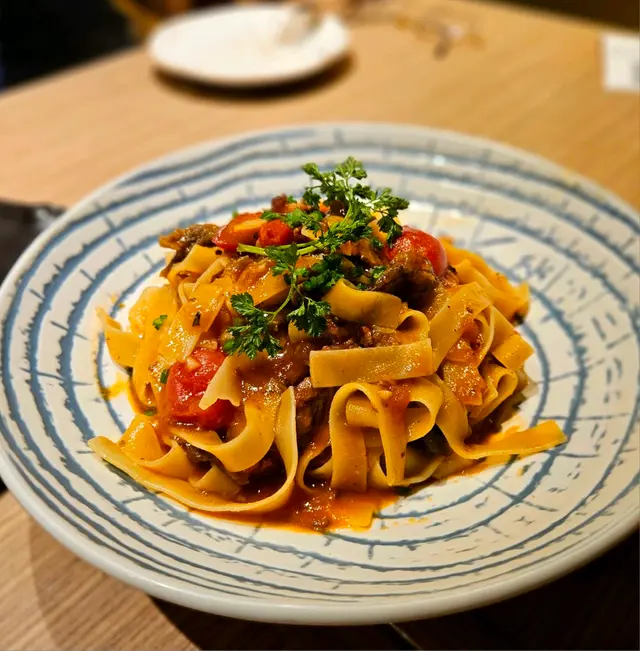 慢煮牛面肉闊條面