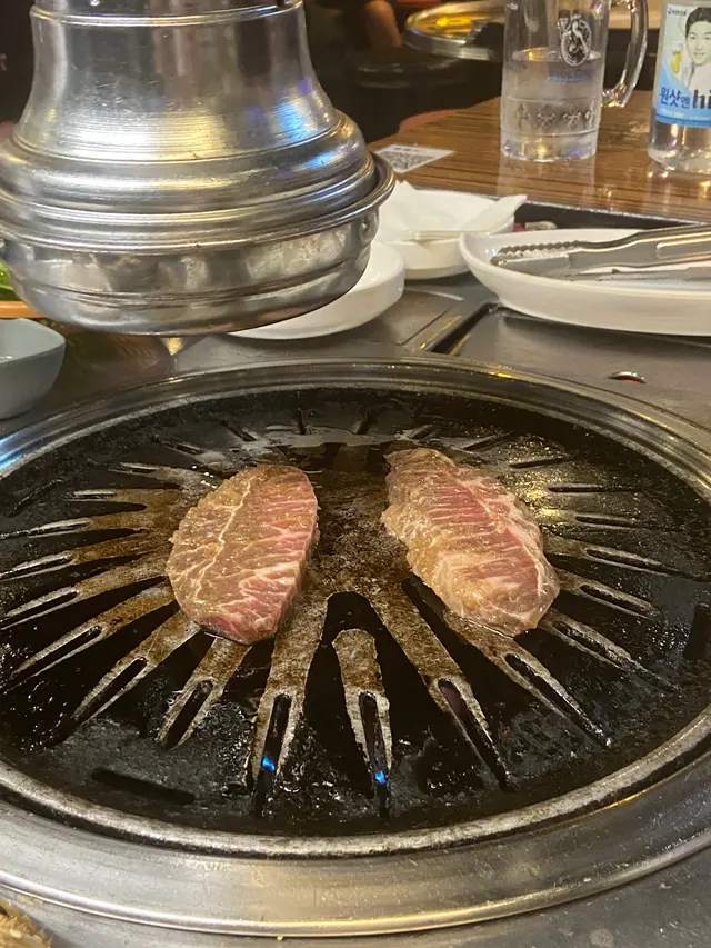 而且每個部位嘅肉都有唔同處理 有d係醃過 厚薄都啱啱好 所以每一塊都有驚喜👍