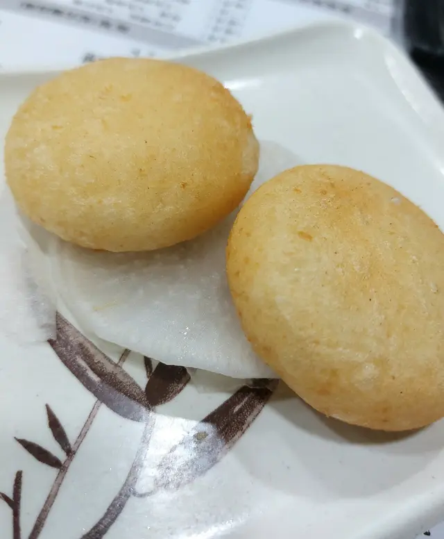 芝士年糕外脆內軟,有好濃郁嘅芝士味,中間嘅芝士喺流心嘅,年糕煙韌的口感更係令人一試難忘~