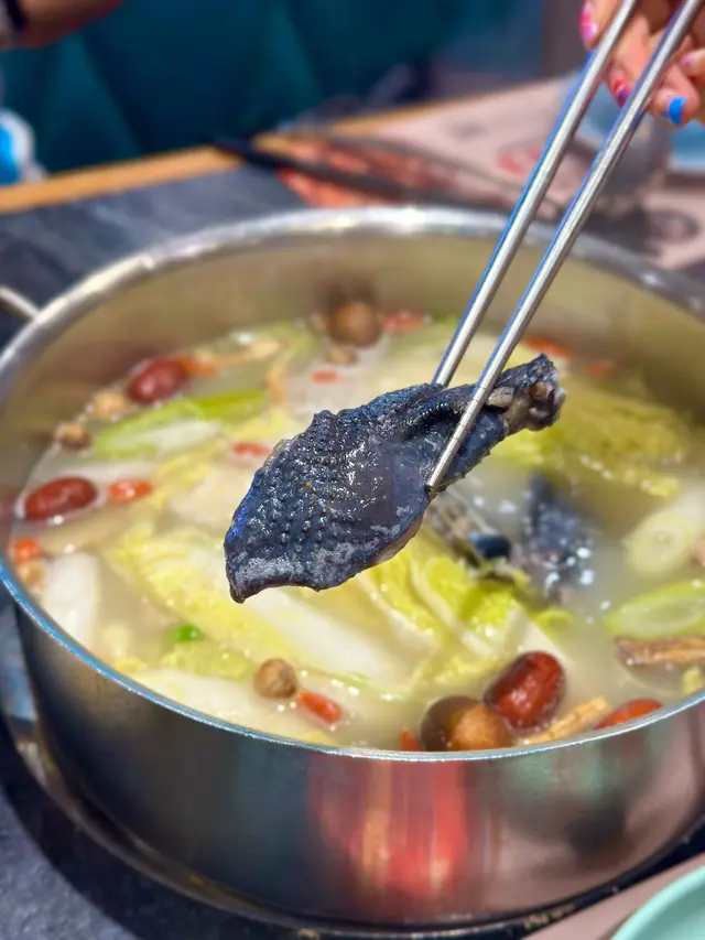 滋潤藥膳烏雞鍋