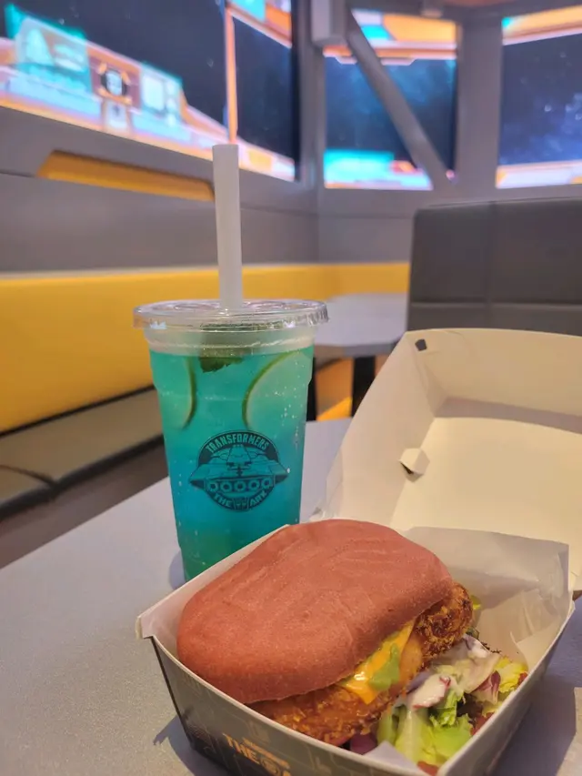 蟹肉牛油果漢堡