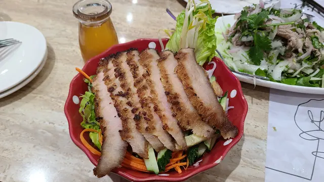 香茅燒豬頸肉撈檬