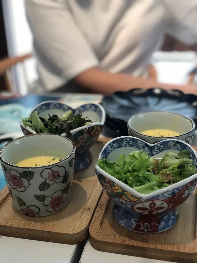 胡麻醬雜菜沙律丶粟米湯