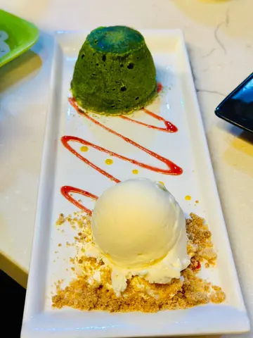 焗绿茶心太软伴豆腐雪糕