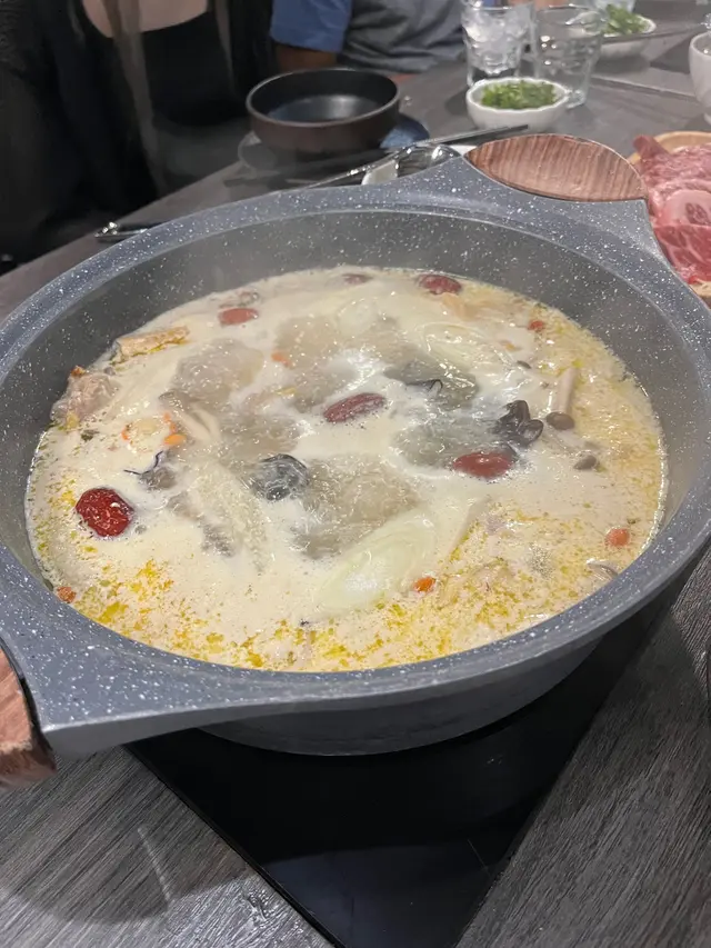 椰子雞煲
