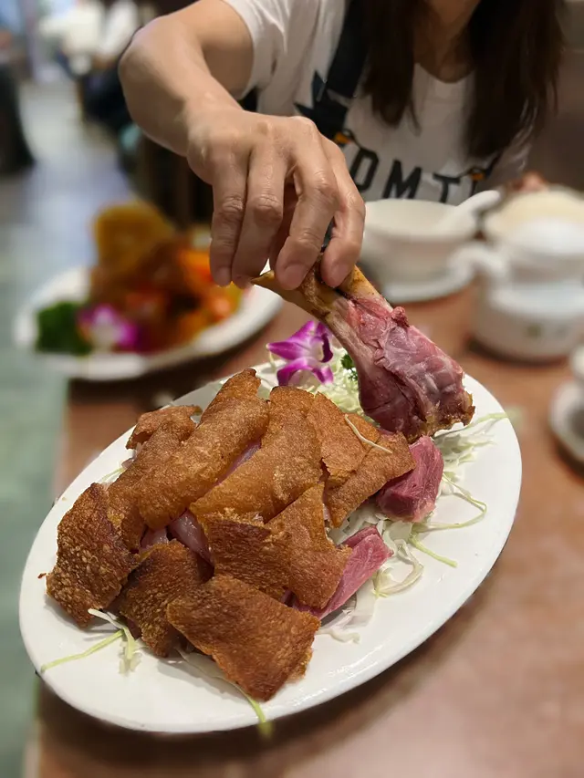楚撚記完隻脆皮炸豬手