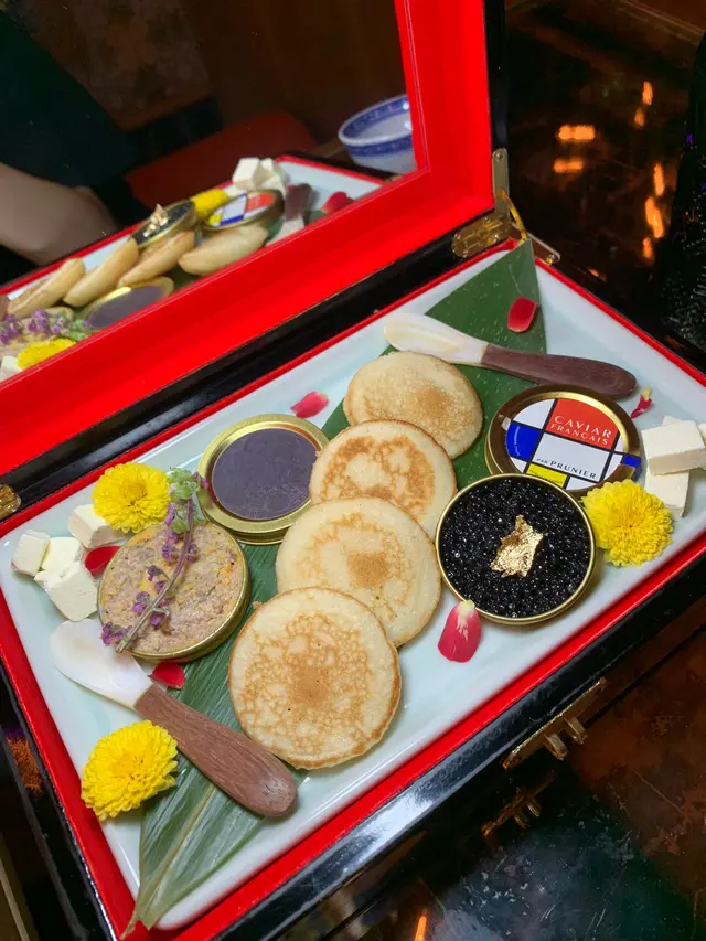 Sexy Caviar Blini