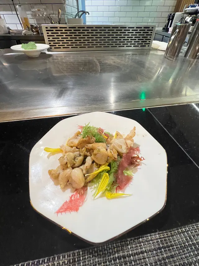 牛油蒜蓉炒響螺