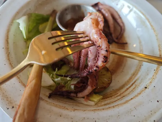 迷你炭烤串燒拼配泰式醬汁