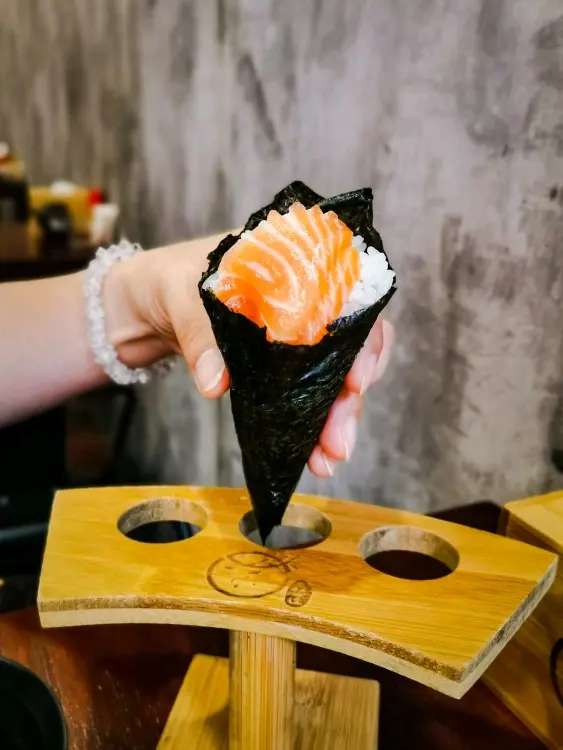三文魚手卷