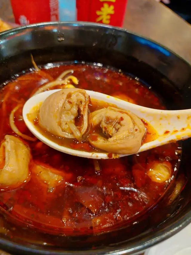 麻辣猪大腸鴨血大豆芽
