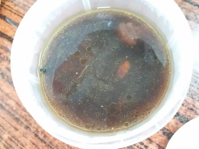 何首烏黑豆燉豬手