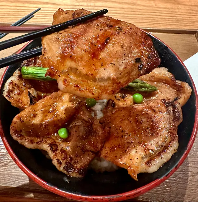 帶廣名物稀有豚肉丼(特盛)