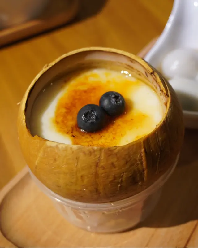 椰皇燉蛋白伴湯圓