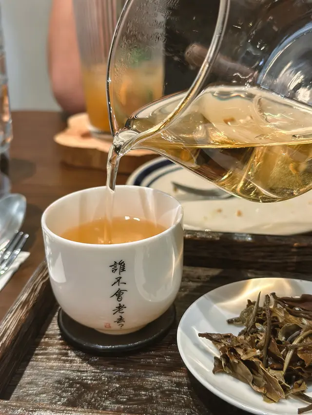手沖精品茶·月光白茶