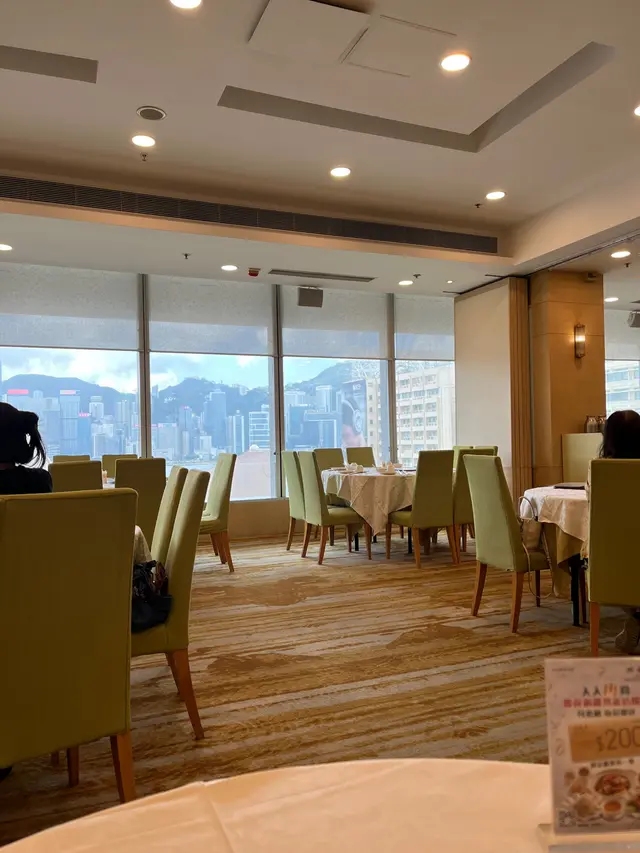位於尖沙咀北京道一號7樓，可望向維港，遠眺港島區