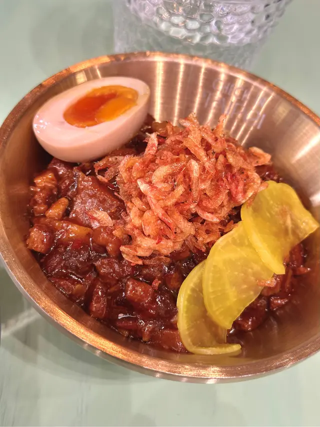 櫻花蝦麻辣魯肉飯