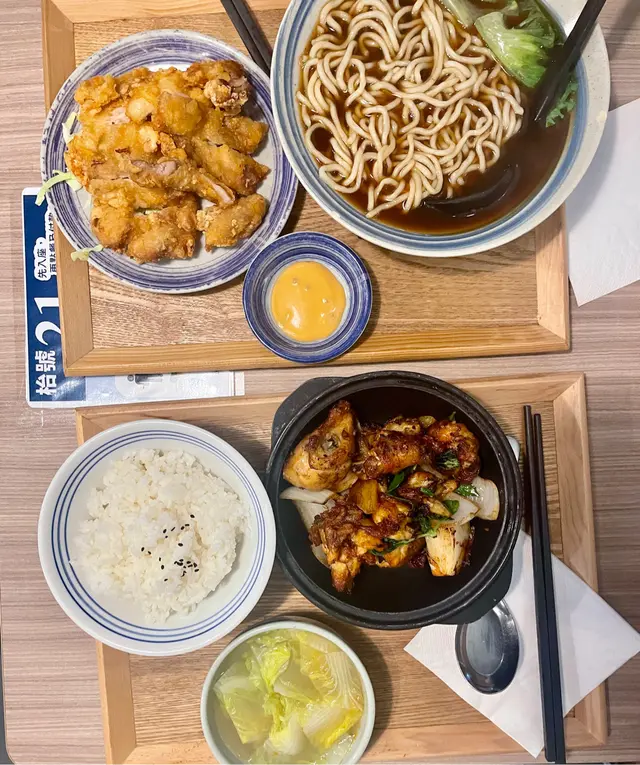 煲仔塔香三杯雞