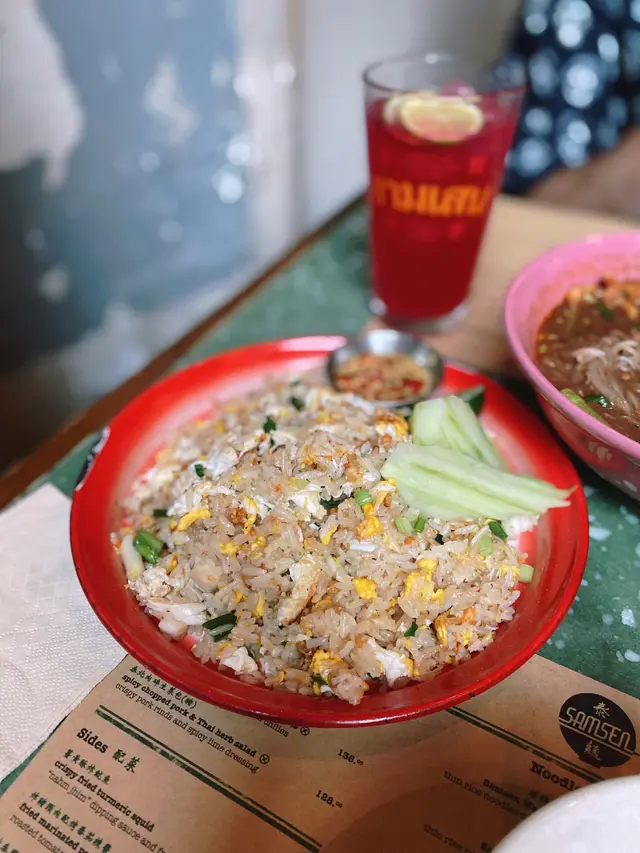 招牌泰式蟹肉炒飯