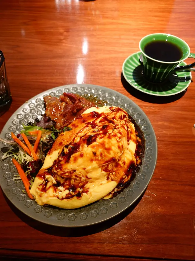 日式紅酒燉牛面肉蛋包飯