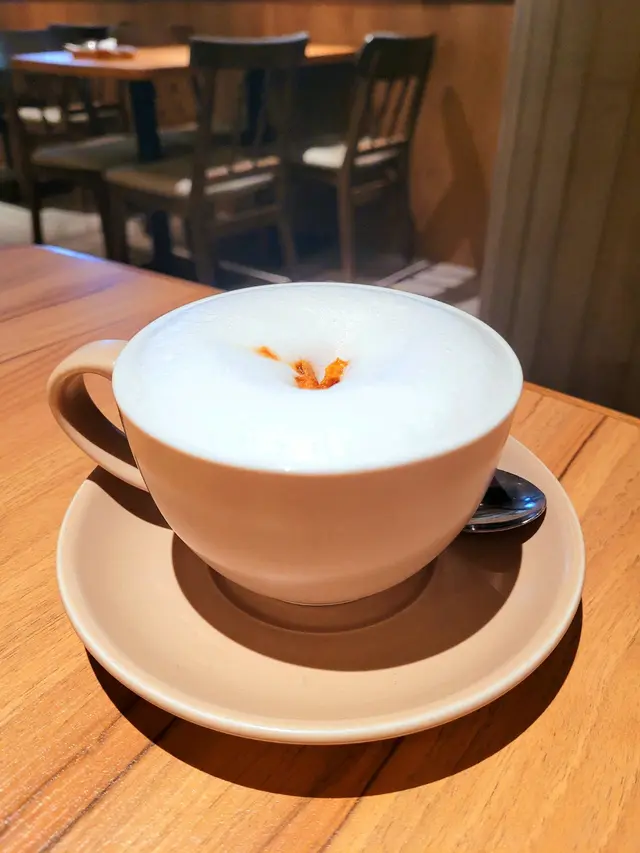焦糖脆脆鮮奶咖啡