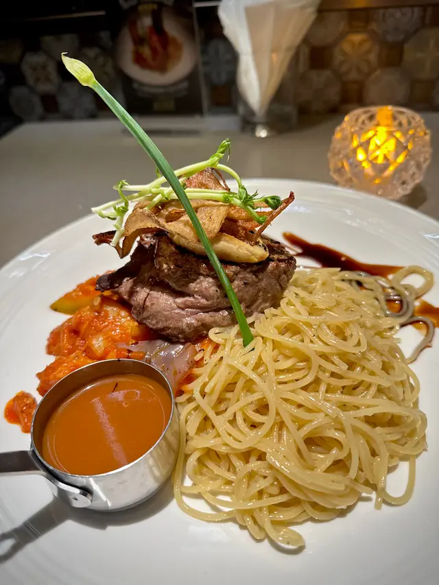 香煎鵝肝配牛柳