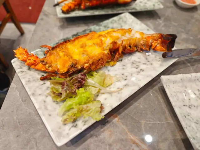 焗開邊澳洲龍蝦