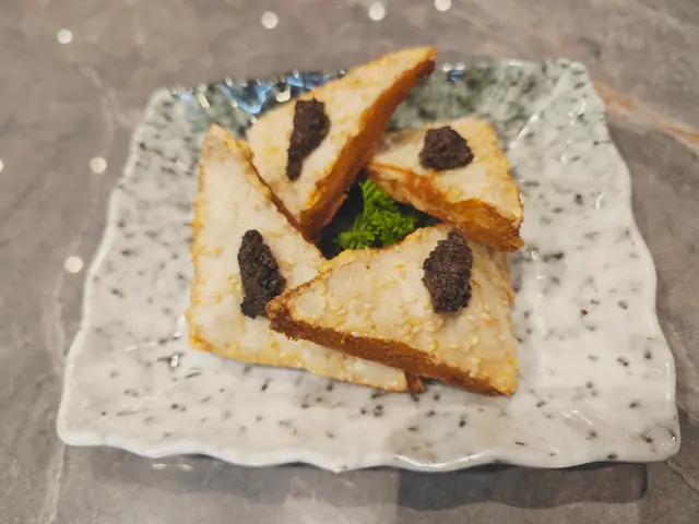 黑松露菌蝦多士