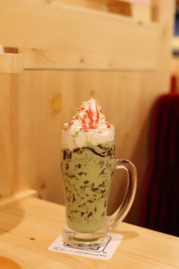果冻抹茶牛奶