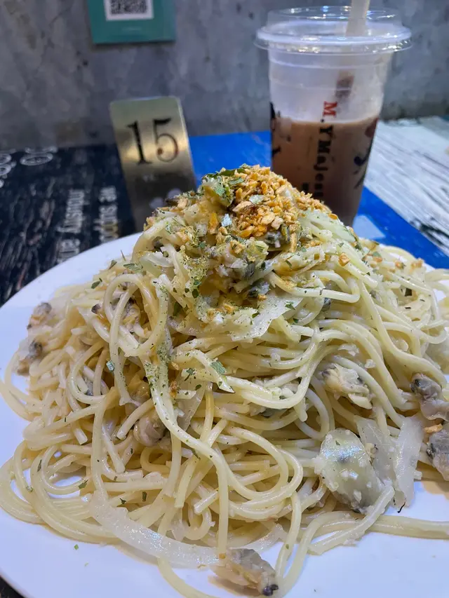 香蒜白酒蜆肉意粉
