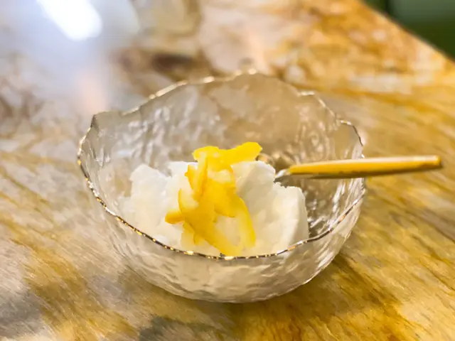 檸檬雪葩配柚子皮