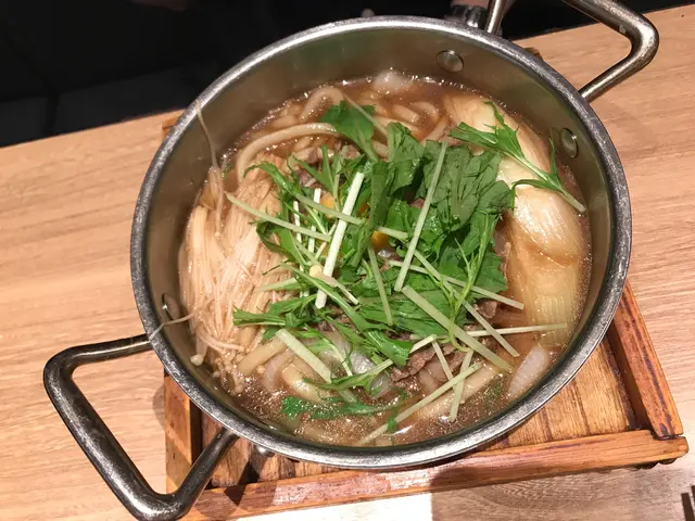 唔好意思，影相前，手快快已將啲牛肉同蛋推晒落個湯度😂😂    牛肉都唔少㗎，好味㗎😋