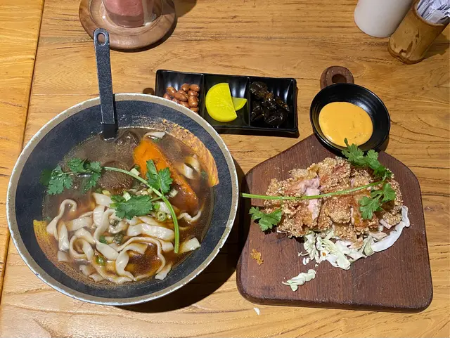 鹽酥大大雞扒刀削麵