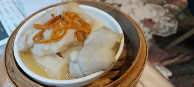 鱼肚厚同幾滑，但一樣味精重咗啲