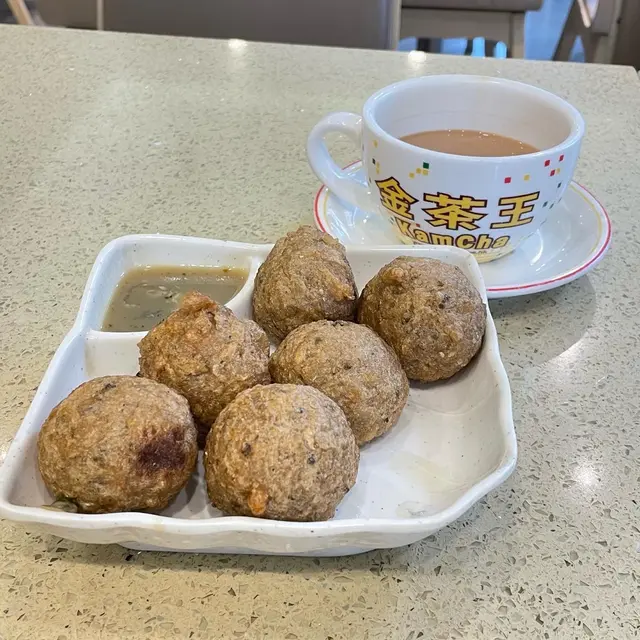 蜆介鯪魚球