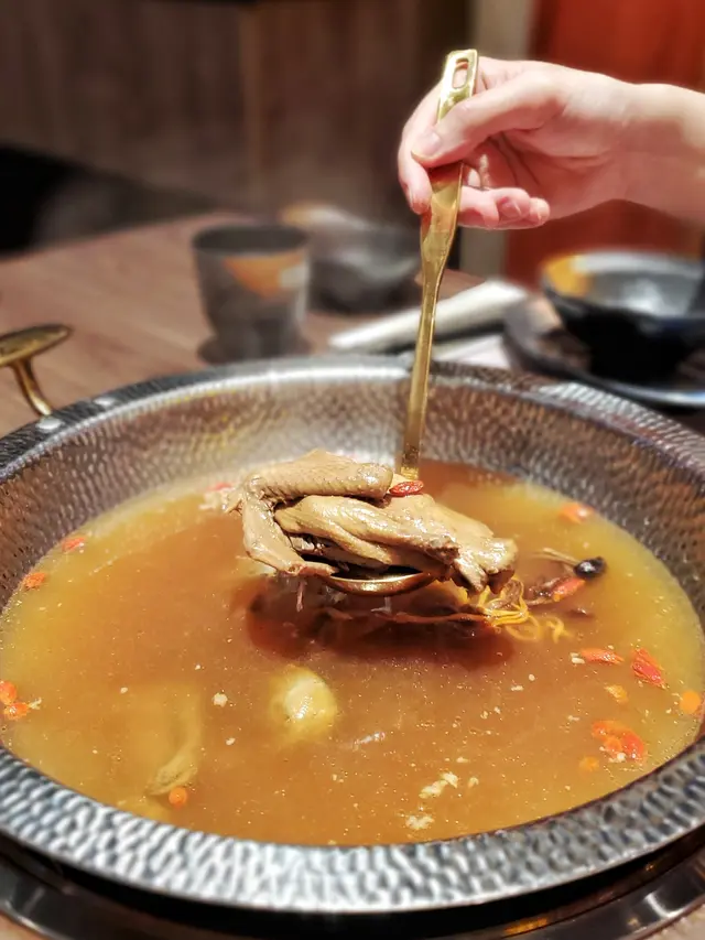 招牌滋陰補身鴿子湯