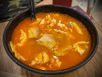 雞肉腩肉米線砂砂湯底（10小辣）