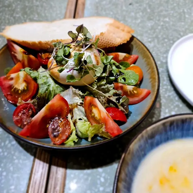 意大利布袋芝士蕃茄沙律配意大利陳