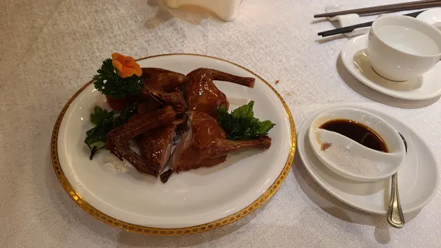 紅燒乳鴿