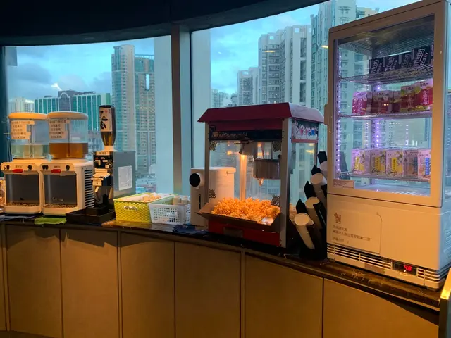 熱茶和紙包熱飲