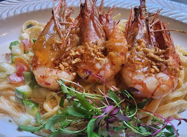 金蒜牛油煎虎蝦鹹蛋黃忌廉汁手工意大利